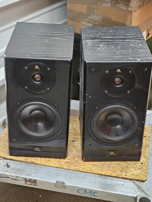 AR-S20 ACOUSTIC RESEARCH TWO WAY BOOKSHELF SPEAKERS ( MADE IN