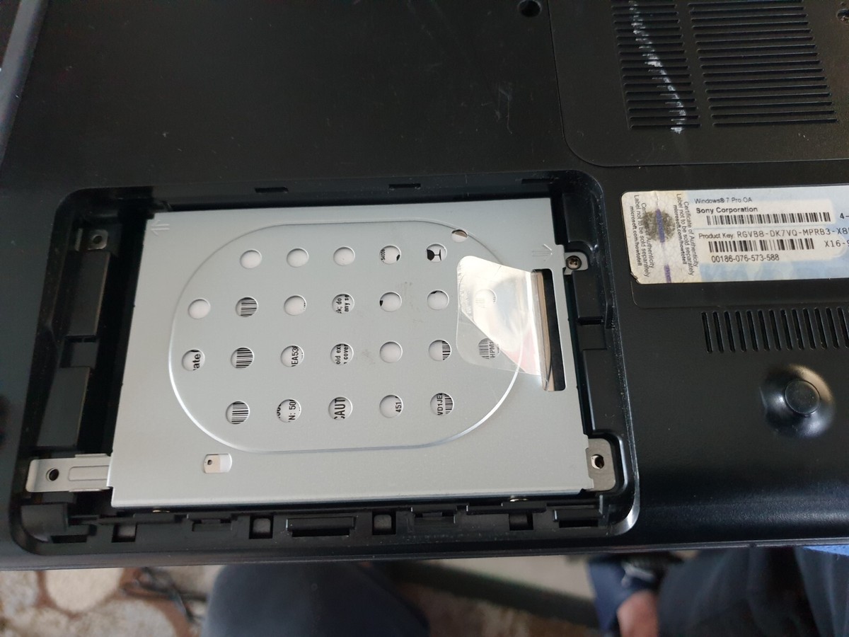 Sony VAIO INTEL CORE I7-740QM 1.73 GHz 16.4IN 320GB 8GB Ram Win 10