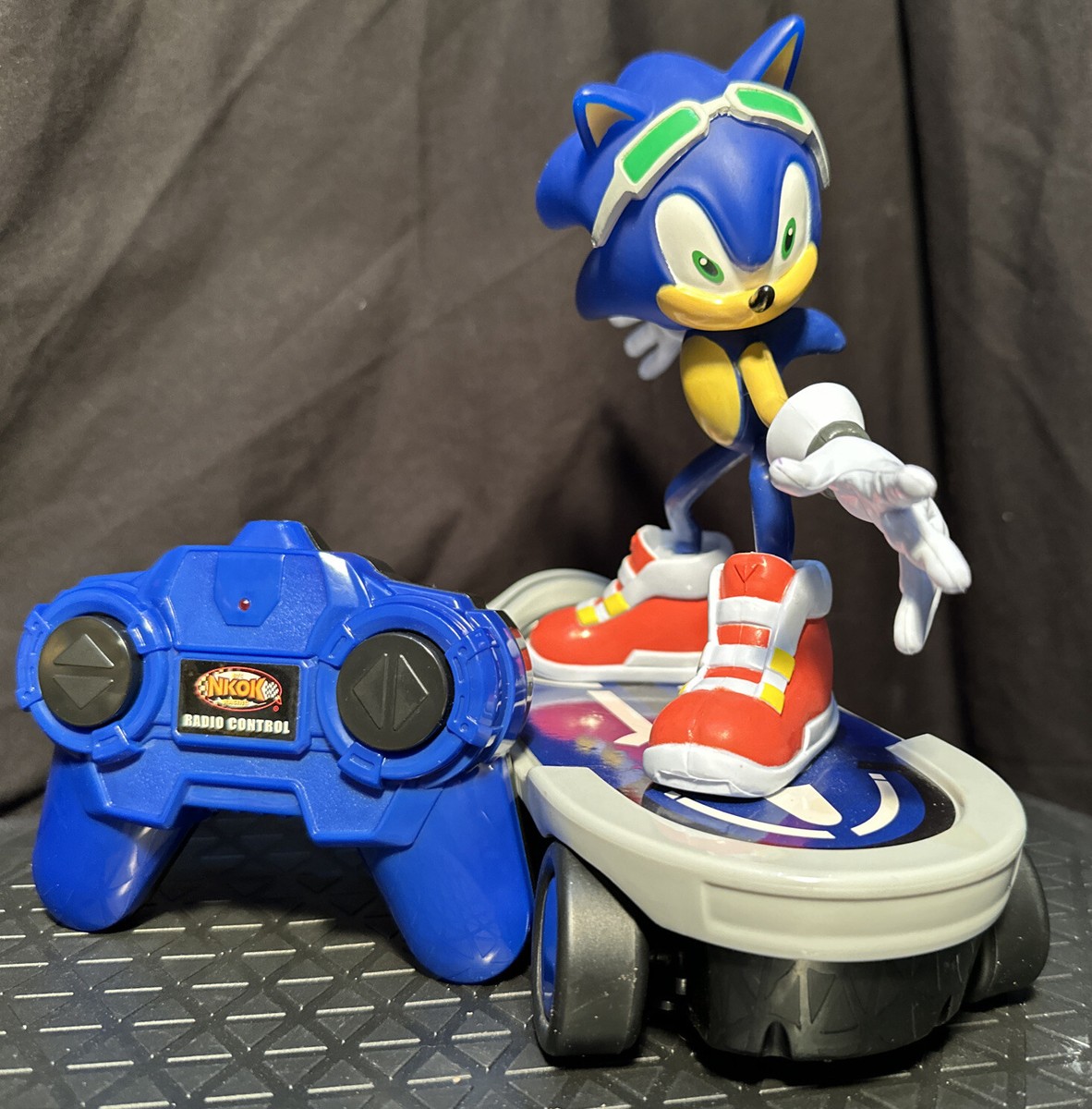 NKOK Sonic The Hedgehog Free Riders with 2.4 Ghz RC Turbo Boost