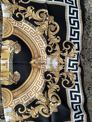 390 VERSACE Black & Gold Iconic Baroque Silk Scarf 90x90cm - Made