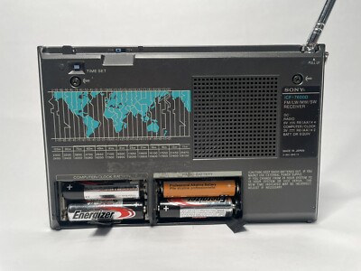 Sony Portable World Radio Synthesized Receiver ICF-7600D Vintage
