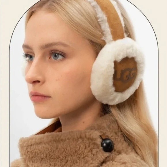 NWT UGG Australia Classic Logo Shearling Earmuffs / Chestnut Brown