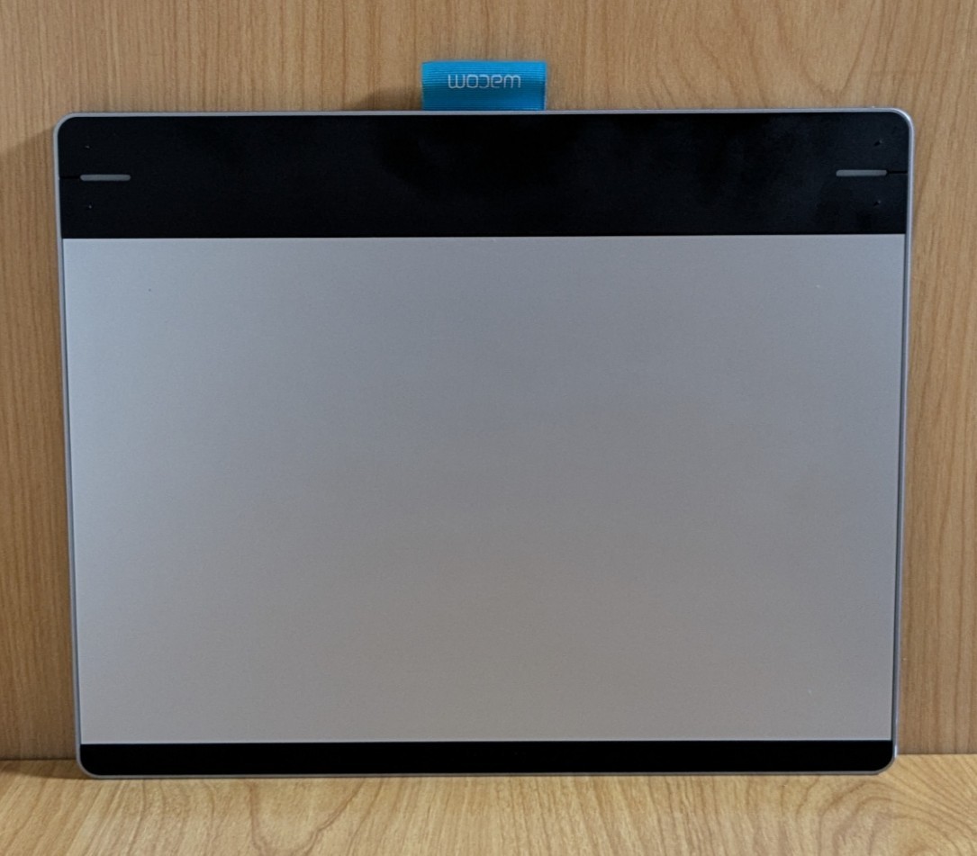 Wacom CTH-680 Intuos Medium Creative Pen & Touch Tablet Excellent