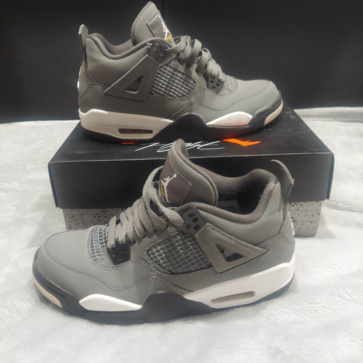 Air Jordan Cool Gray Retro 4 2019 GS Size 7y 408452-007 Chrome