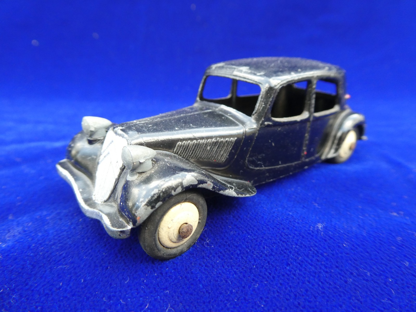Dinky 24C, Citroen DS19 Saloon - Free Price Guide & Review