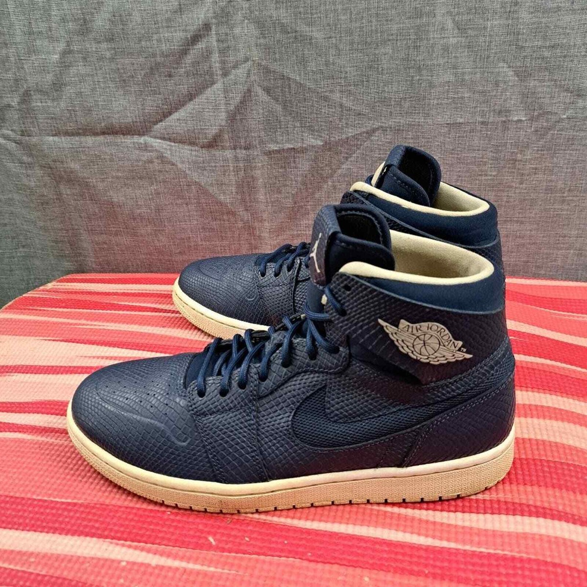 Nike Air Jordan 1 Retro High Nouveau Navy Snake Blue Size 9 Men