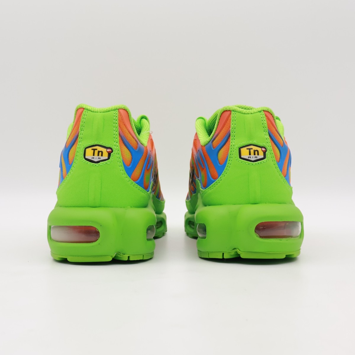 DA1472-300 Nike Air Max Plus TN Supreme Mean Green Black Vivid