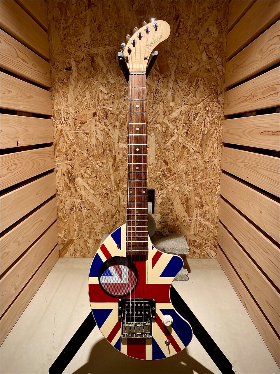 USED) Fernandes ZO-3 UK Reissue Design Electric Guitar Built-In