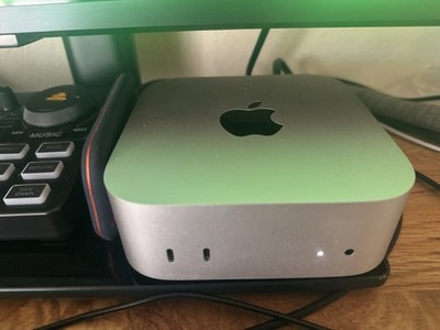 Apple Mac mini Desktop M4 chip 16GB Memory 256GB SSD Silver