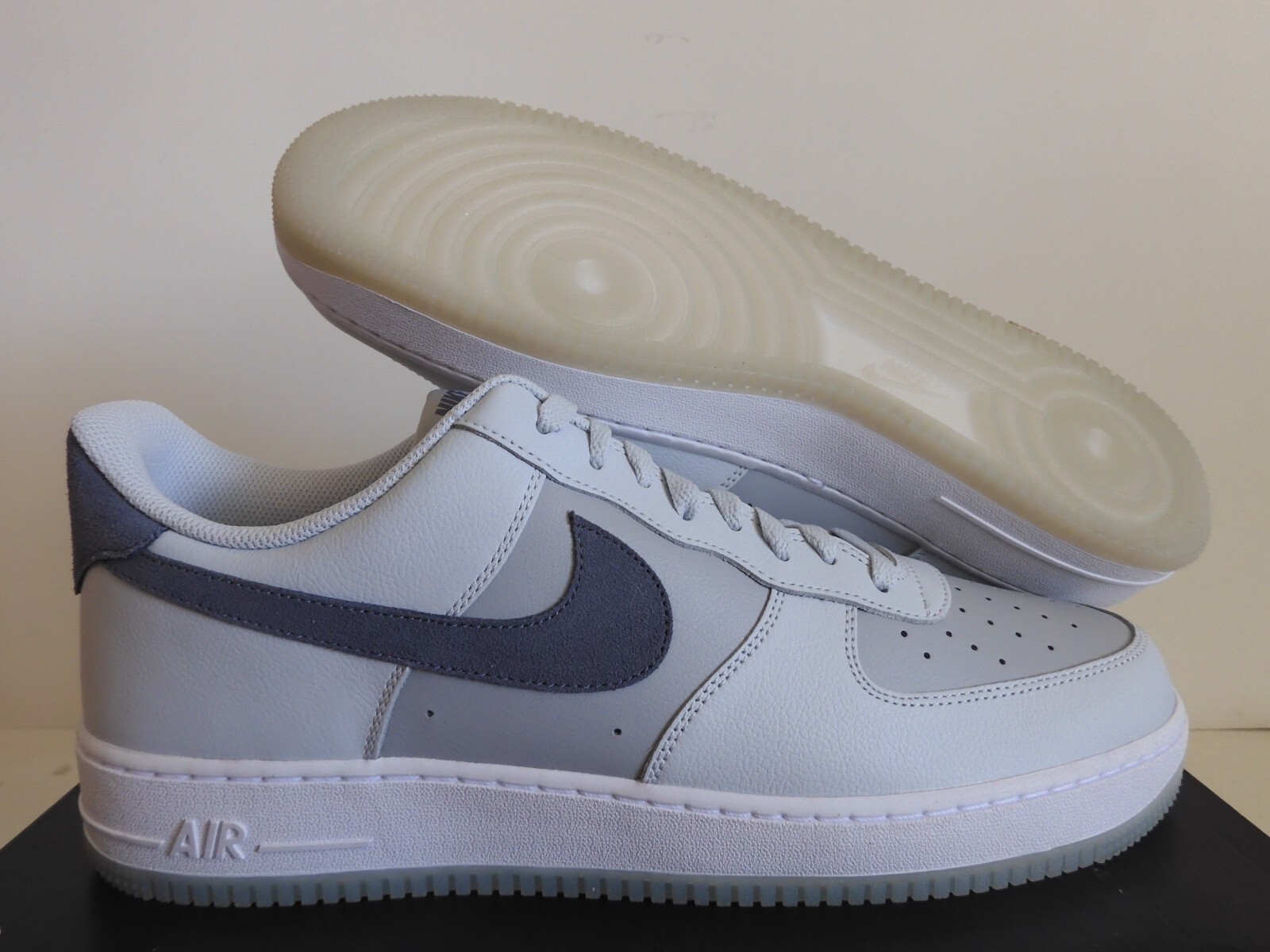 NIKE AIR FORCE 1 07 LV8 PURE PLATINUM-LIGHT CARBON SZ 15 [FJ4170