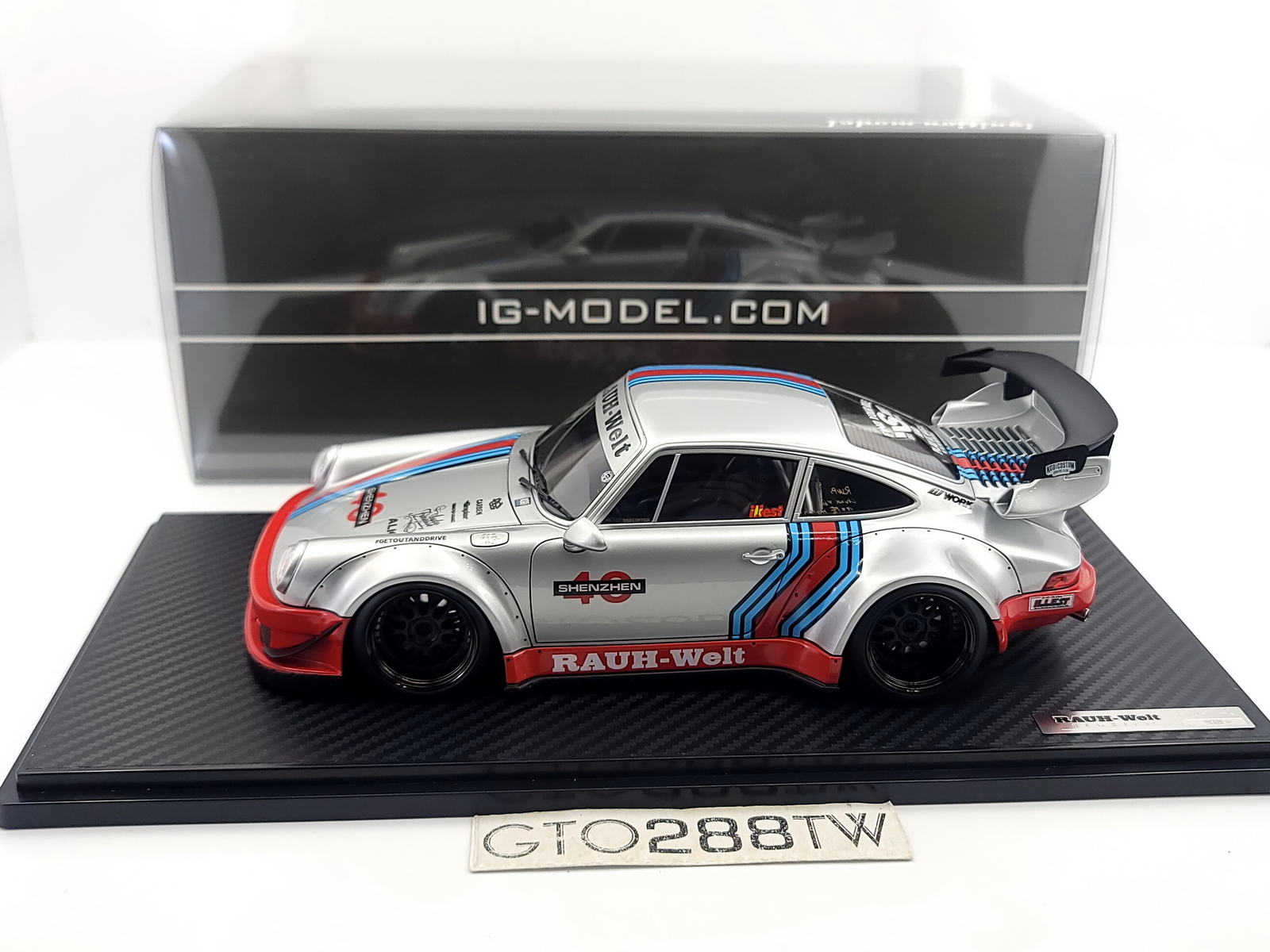 Ignition Model 1:18 scale RWB 930 Silver 