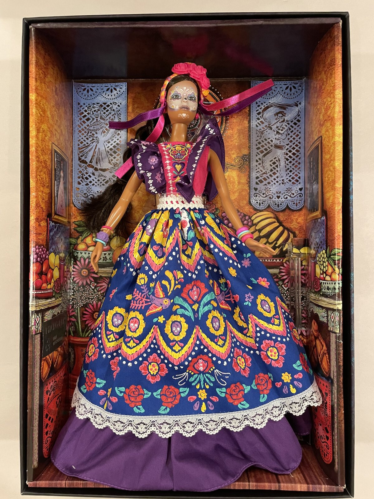 SALE! SAVE 30% 2022 DIA DE MUERTOS BARBIE SIGNATURE LABEL HBY09