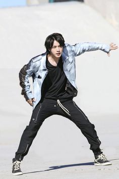 等身大パネル」のアイデア 9 件 | ジンbts, 防弾少年団ジン, ソクジン