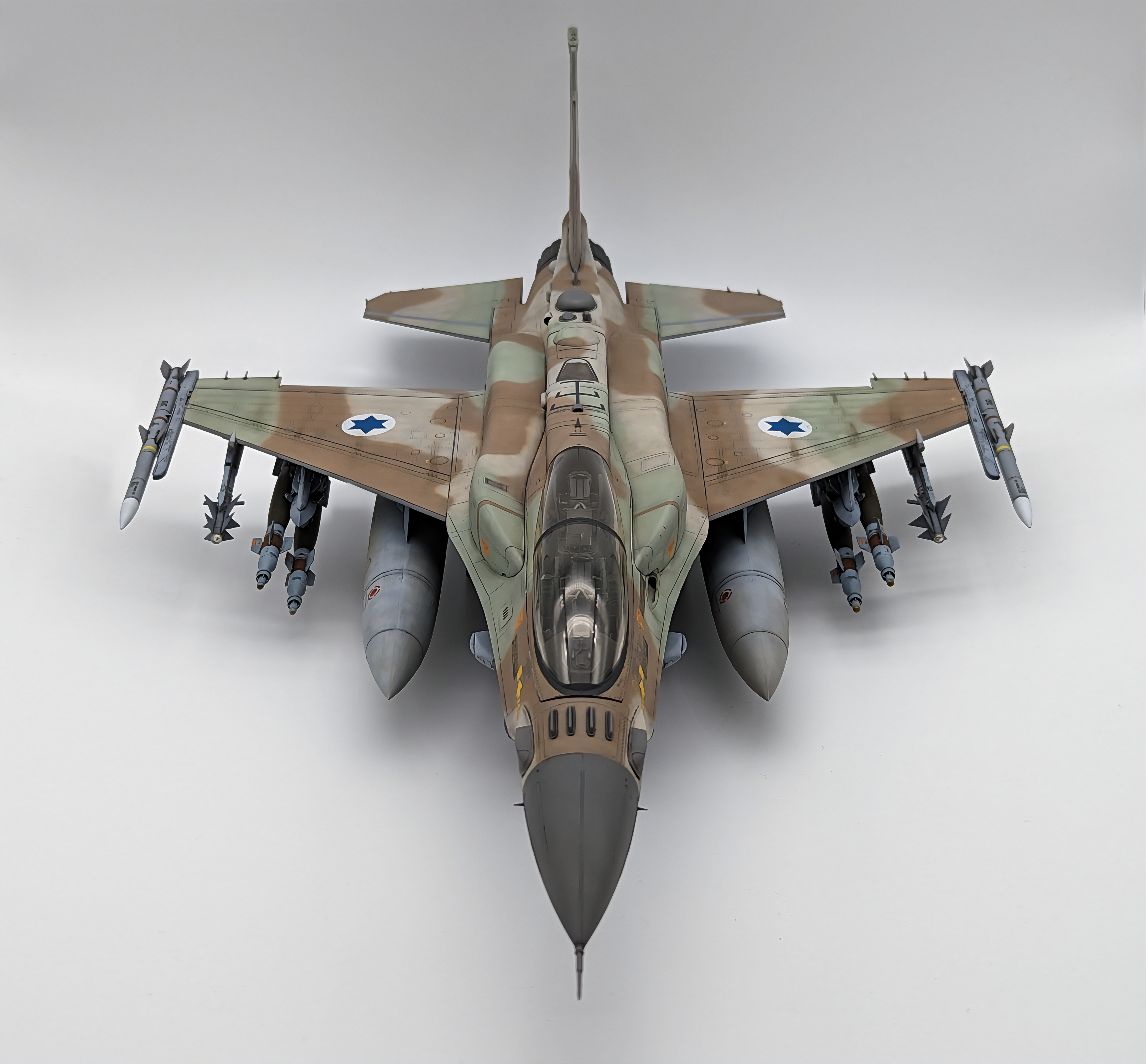 Academy F-16I Sufa 1/32. Four months or so of work. : r/modelmakers