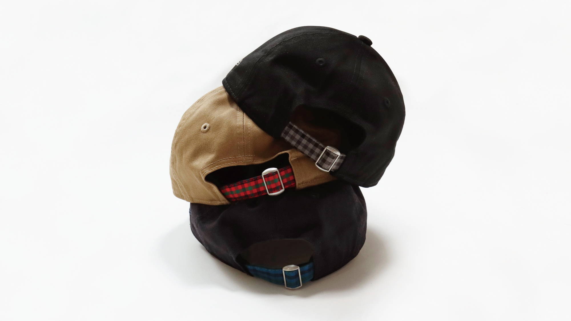 販売日が決定!】ファミリアチェックに新色登場！「NEW ERA®」と初の