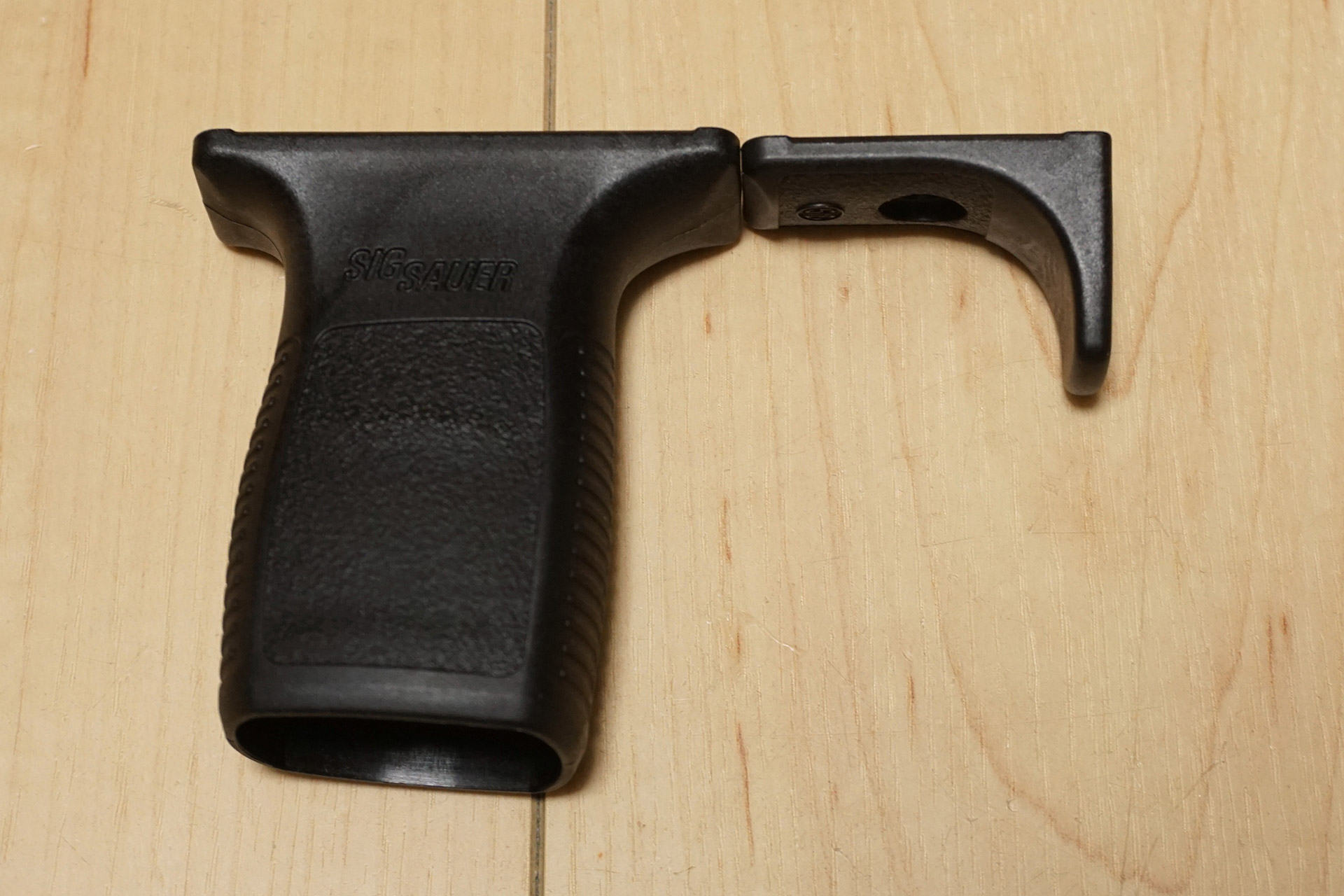 SIG SAUER M-LOK バーティカルグリップキットを購入 | エボログ