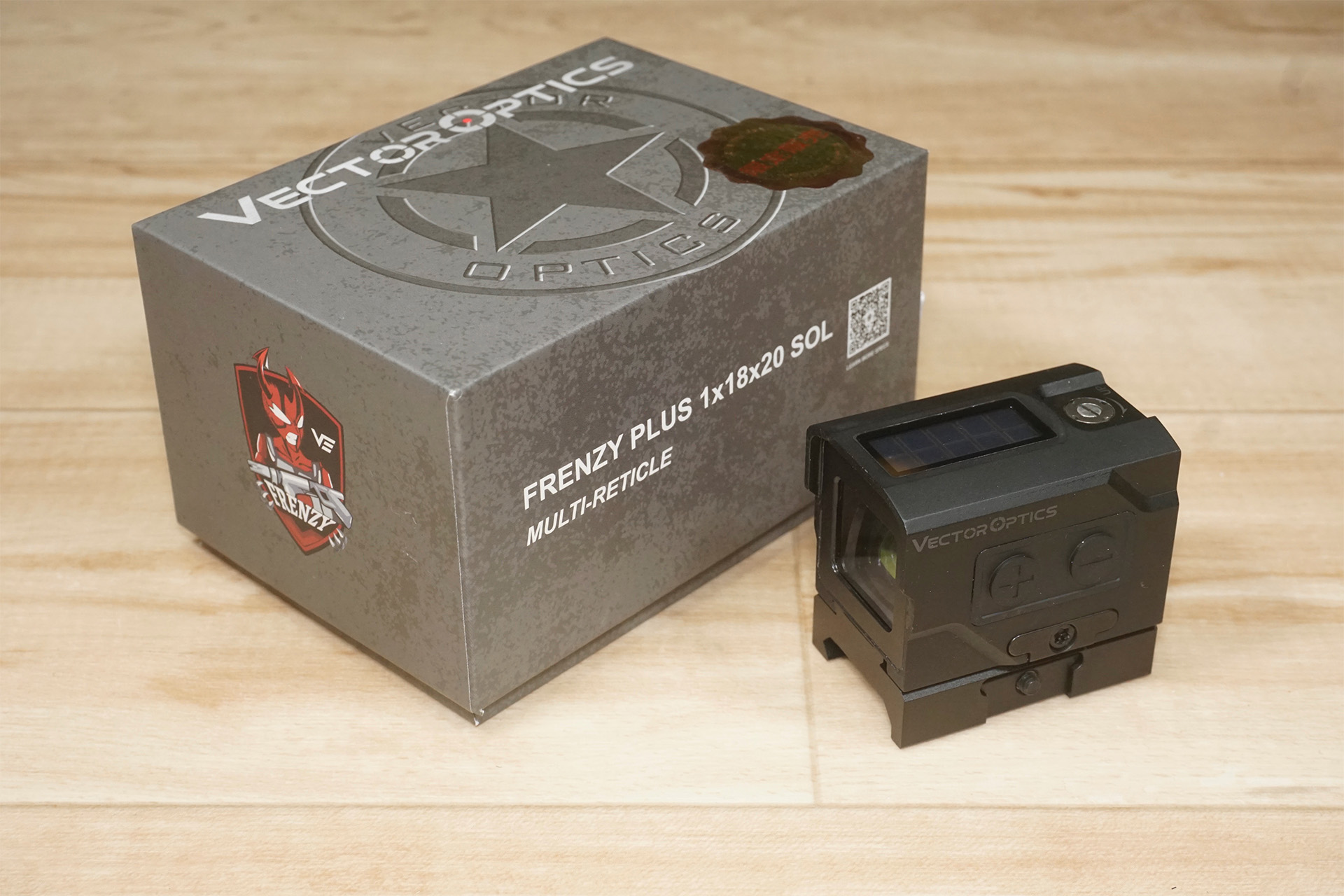 ACROタイプの小型ドットサイト、Vector Optics Frenzy Plus 1x18x20