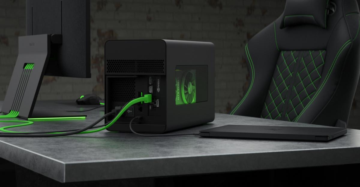 RAZER、ノートPC用の外付けGPUボックス「Core X Chroma」本日発売