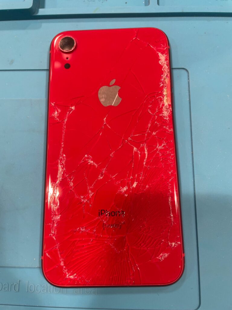 高知店] iPhone XRの背面割れは水没の危険！予防策はガラス