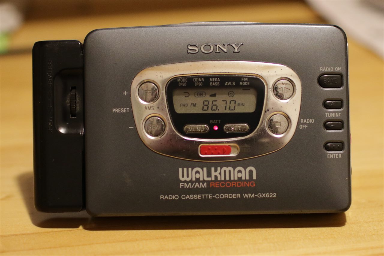 アナログカセットテープのSONYのウォークマンを発掘して、90年代の
