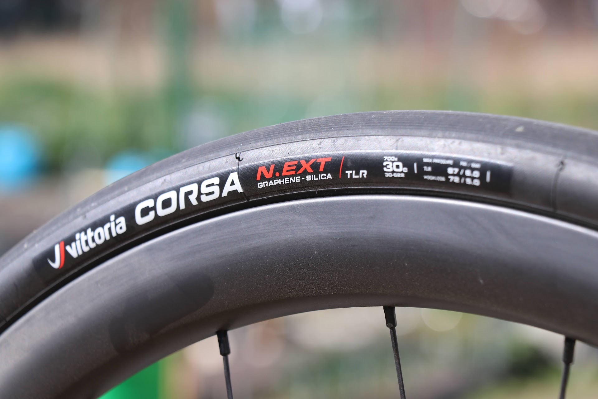 レビュー】Vittoria CORSA N.EXT TLRとCLを両方使った比較インプレ