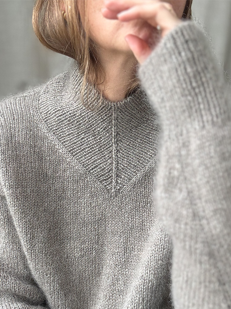 This ZOE_LOOP_SWEATER knitting pattern is in English.