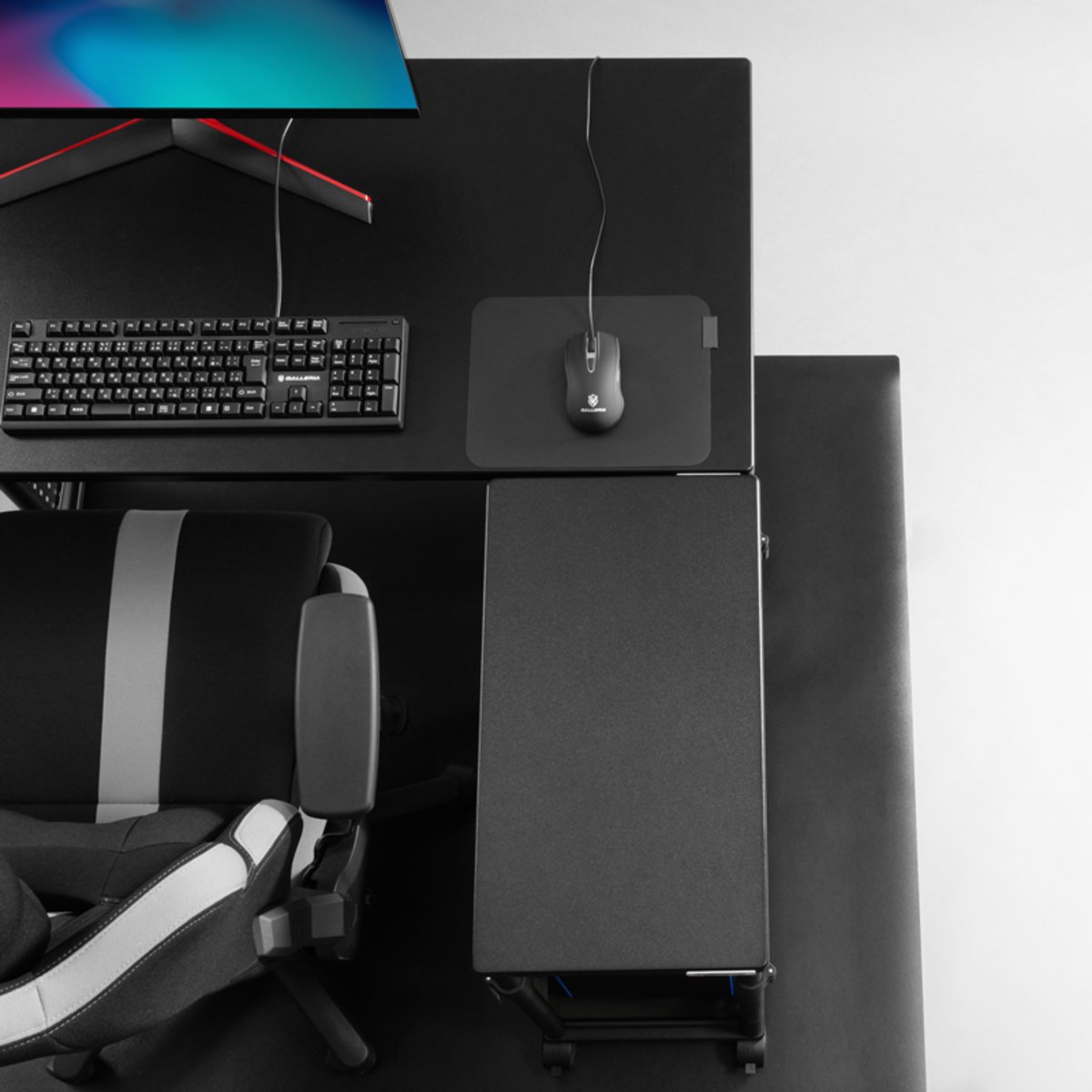 CPUスタンドと拡張天板でゲーミング環境をアップグレード！Bauhutte
