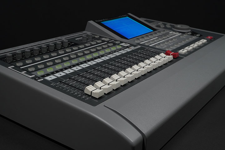 デジタル・スタジオ・ワークステーション Roland VS-1680 | Visual