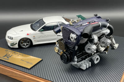 マインズ」の「R34 GT-R」デモカーの最新仕様が1/18スケールで蘇る