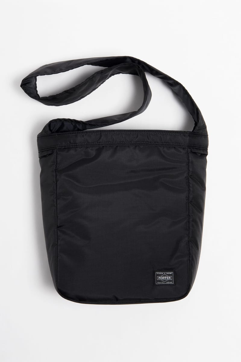 コムデギャルソンがポーターを迎えた22年ホリデーキャンペーンを発表