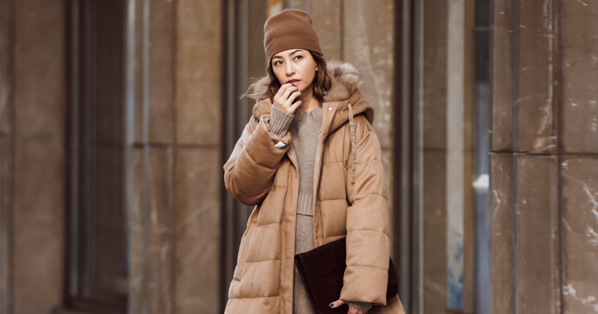 マックスマーラとヘルノに注目】大人のダウンに“ベージュ”をおすすめ