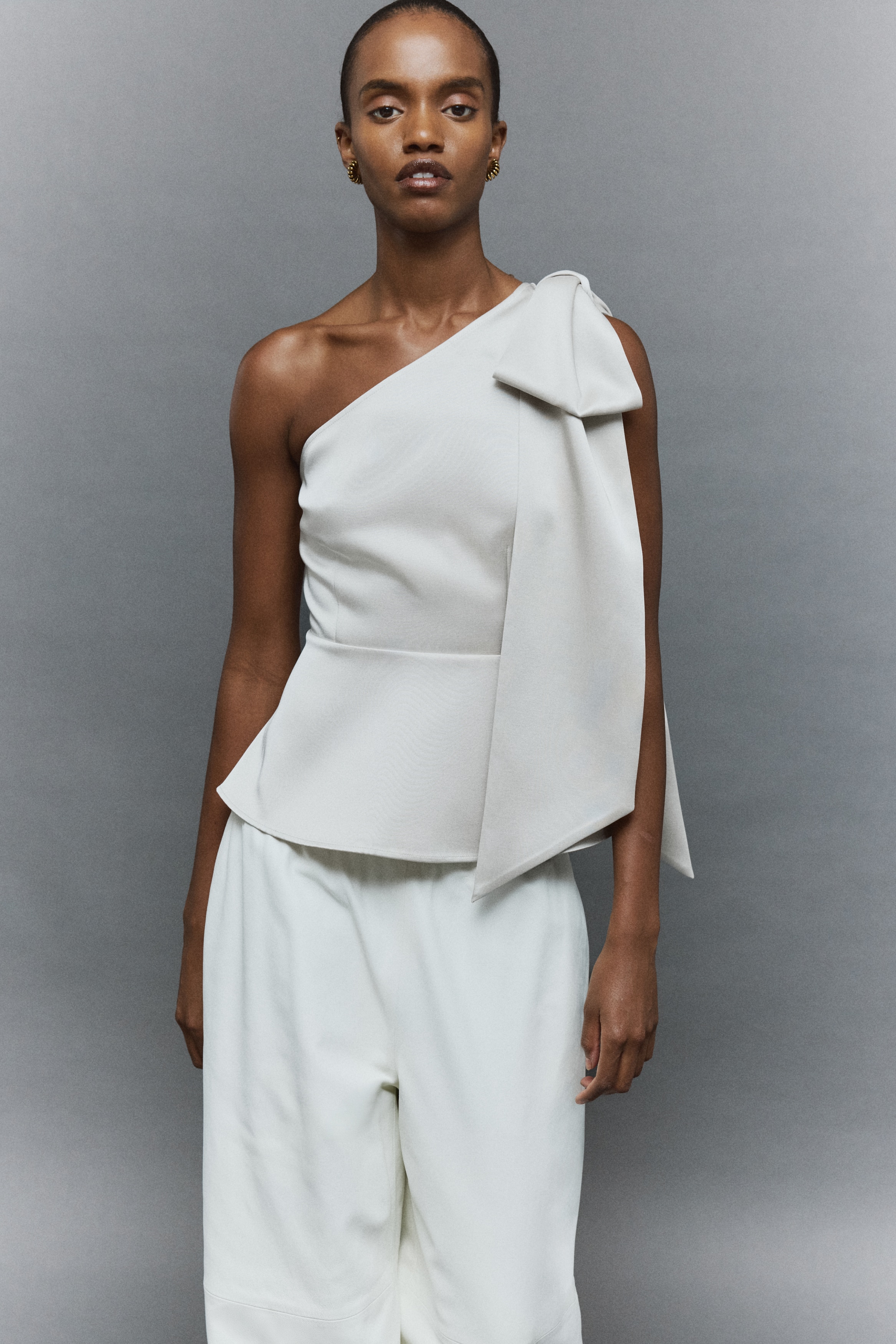 Women's Cream Bow-Detail One-Shoulder Top | H&M CA