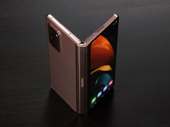Samsungが「Galaxy Z Fold2」の詳細を発表 初号機から何が変わった