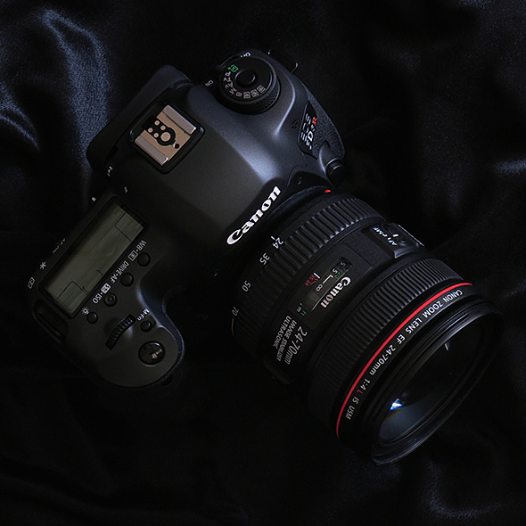 ポートレート向きのマイルドな標準ズームレンズ――キヤノン「EF24-70mm