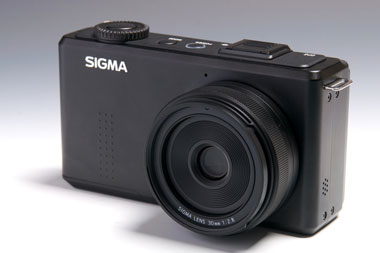 抜群に使いやすくなった唯一無二の超高画質コンパクト――シグマ「SIGMA