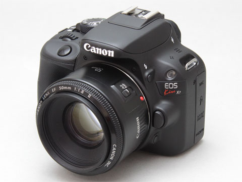 写真で見る、世界最小最軽量デジタル一眼レフ「EOS Kiss X7