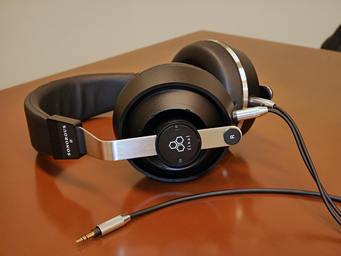 見た目は同じでも音は違います――finalが密閉型ヘッドフォン「SONOROUS
