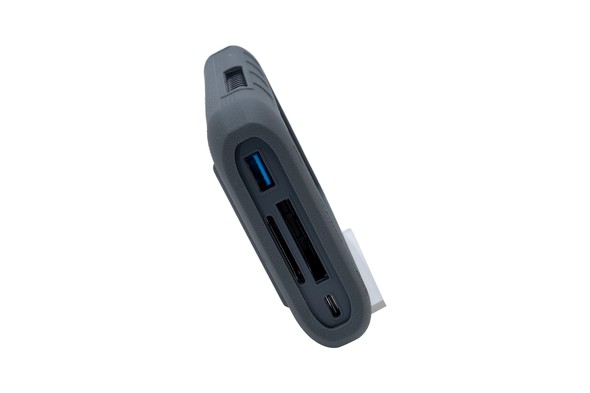 バッテリー搭載の“ポータブルNAS”「UnifyDrive UT2」は誰におすすめ