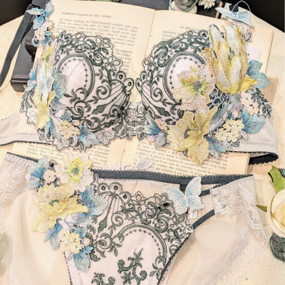 サルート19グループ入荷しています♡ │ 名古屋PARCO-パルコ-