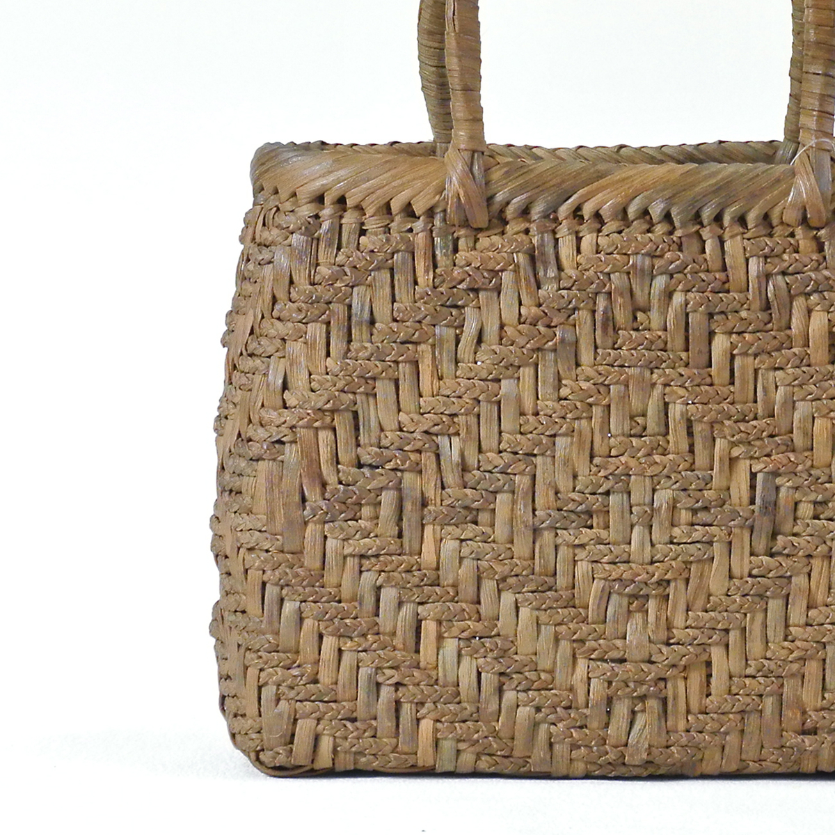 国産】山ぶどう蔓カゴバッグ「角丸・小・菱三つ編」 | みちのく蔓工芸所