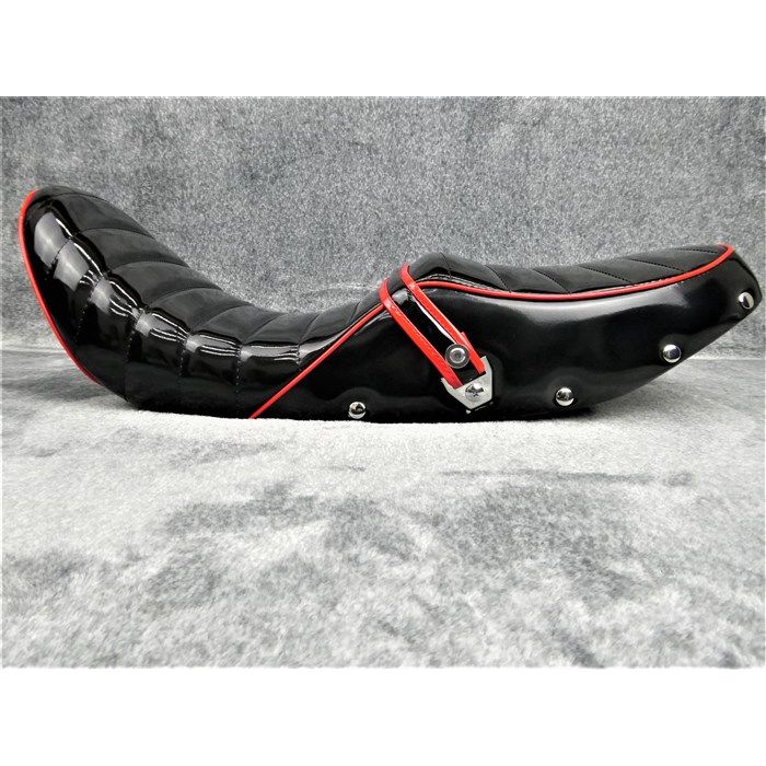 楽天市場】GPZ400F 黒赤エナメル 鋲付き タックロールシート