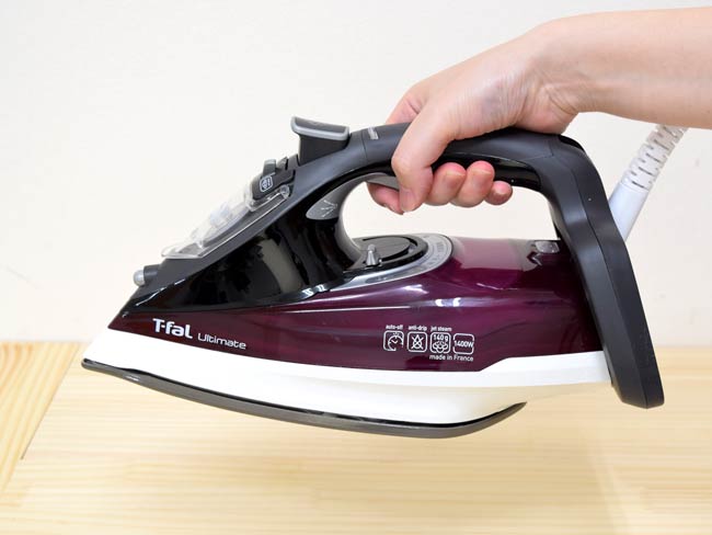 プレスはもちろんスチームでも！ティファール『アルティメット』でシワ