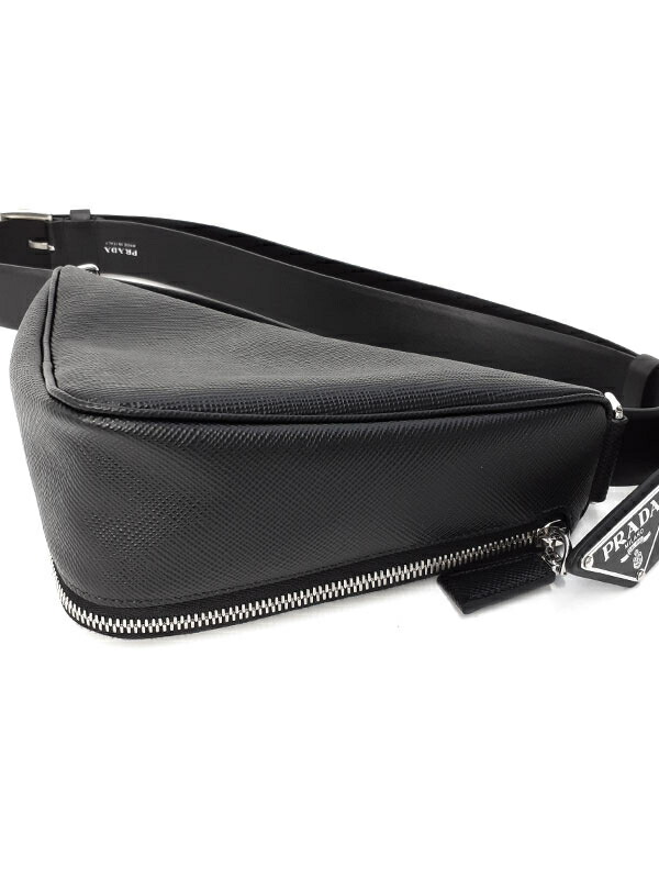 PRADA】プラダ『トライアングル サフィアーノレザー ショルダーバッグ