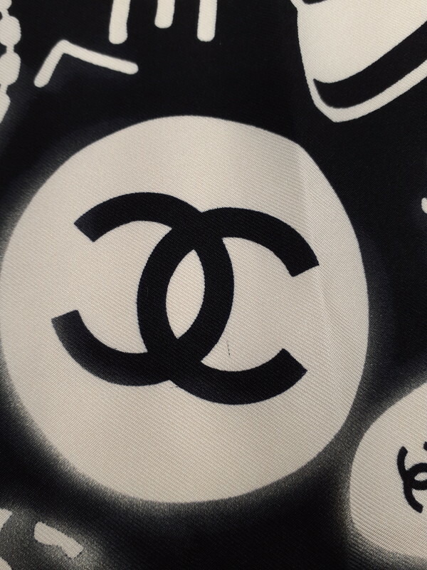 CHANEL】シャネル『ココマーク ロゴ シルクスカーフ』レディース 1週間