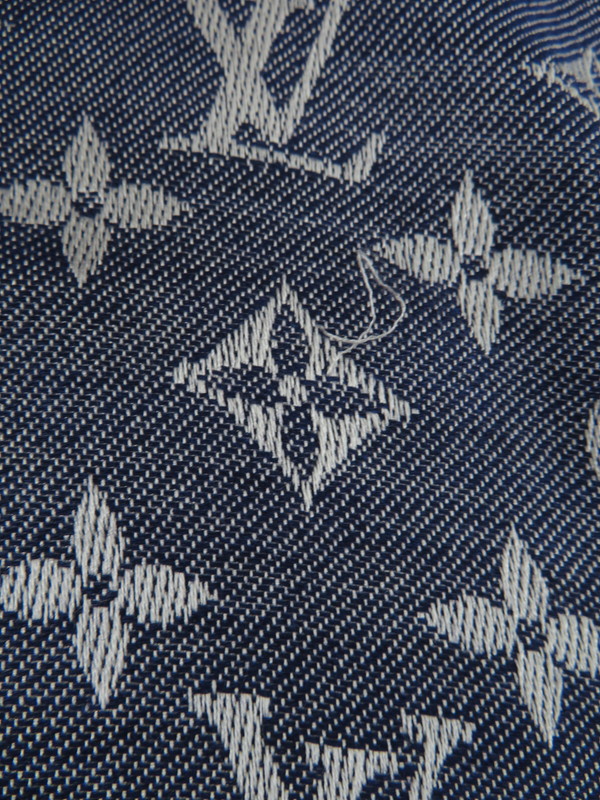 LOUIS VUITTON】【イタリア製】ルイヴィトン『ショール・モノグラム