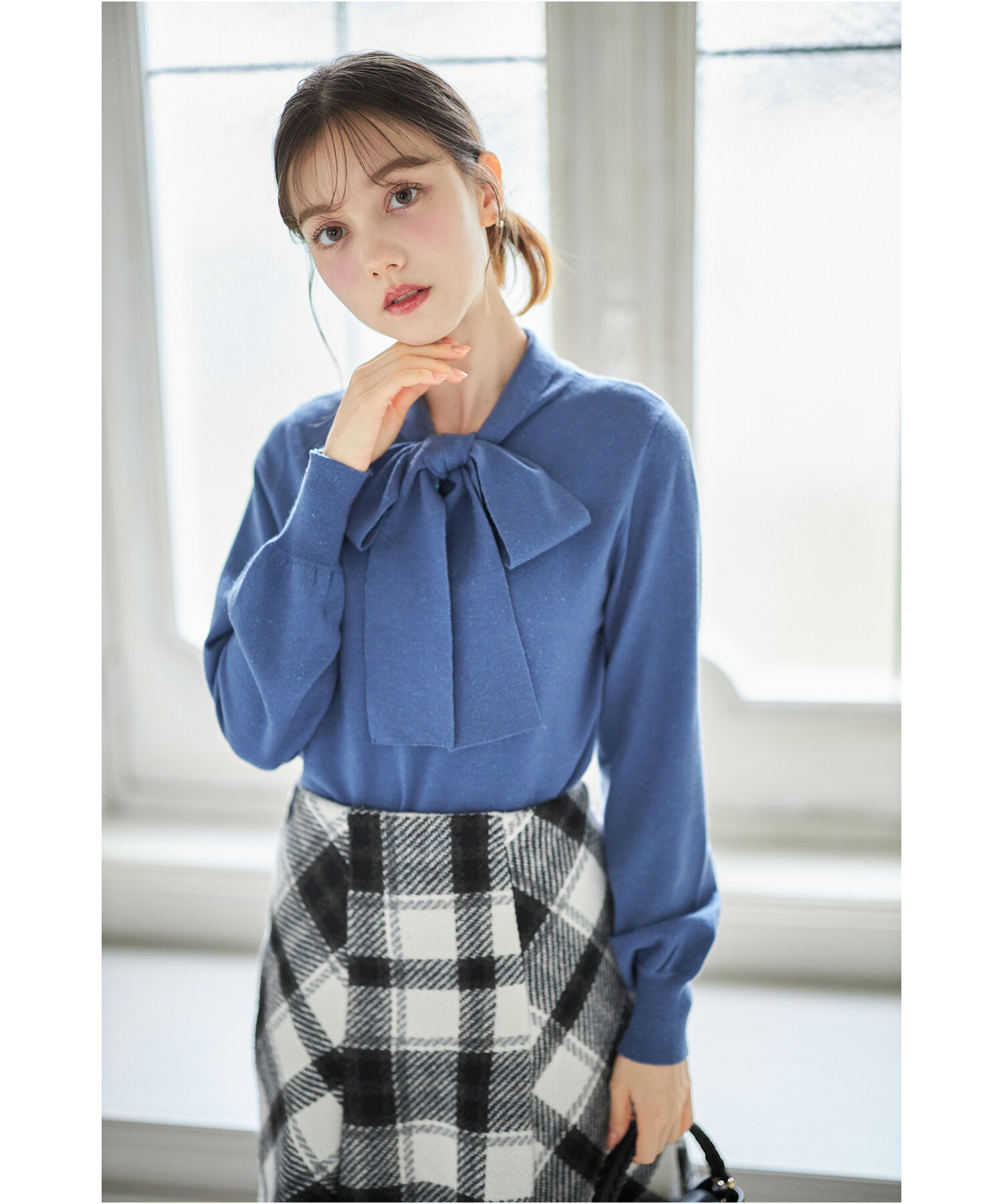 キラキラオーロラフィルム入りボウタイリボンニットプルオーバー