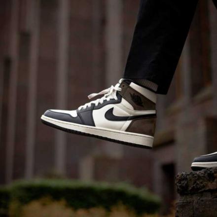 国内11月21日発売予定】ナイキエアジョーダン1 レトロ ハイ OG 