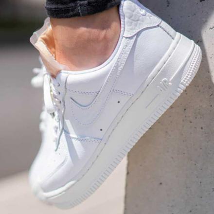 海外7月11日発売予定】ナイキ エアフォース 1 '07 LX ホワイト