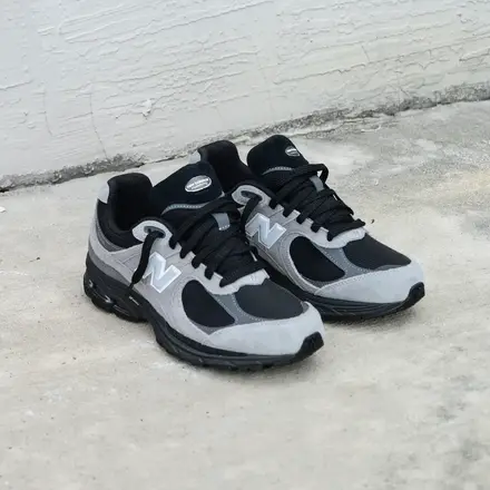 国内11月14日発売予定】ニューバランス 2002R グレー/ブラック