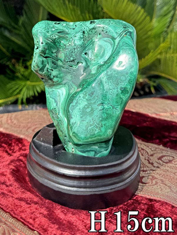 マラカイト 磨き 原石 約1.9kg 孔雀石 【商品番号：m-OKA2110-050】